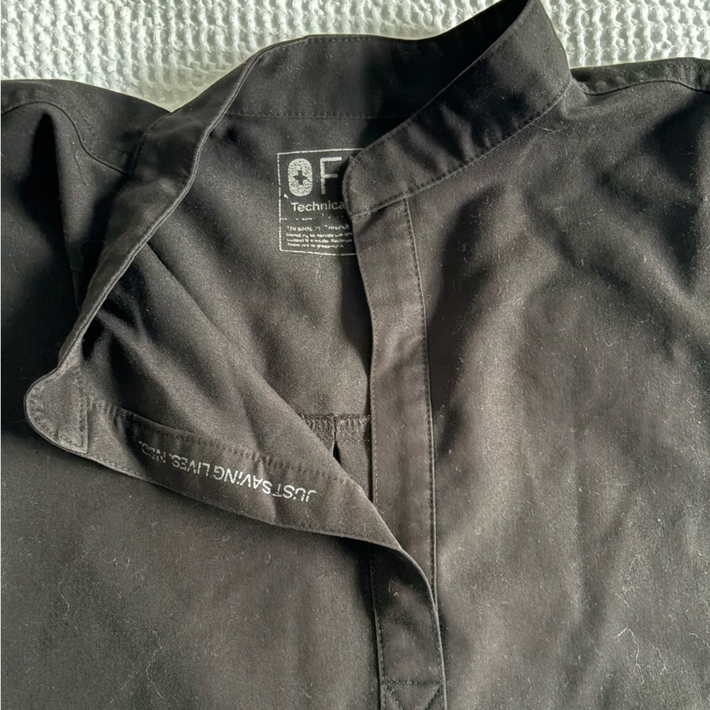 Figs black scrub top